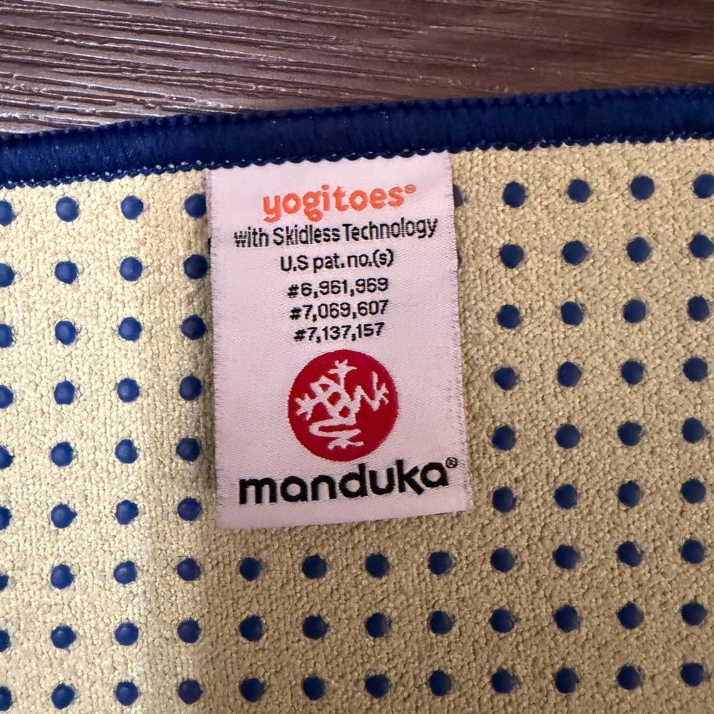 Manduka Yogitoes Yellow Chakra Towel 71" Hot Yoga Towel - Picture 4 of 8